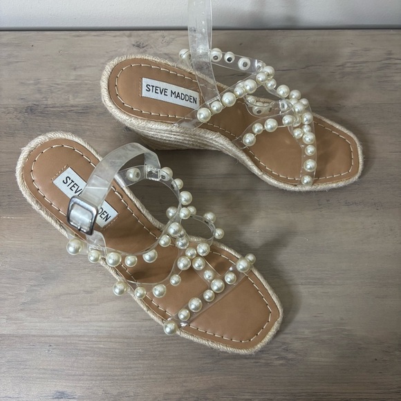 NWOT Steve Madden Upright Vinyl Pearl Studded Strappy Espadrille Wedges Size 7.5 - Picture 7 of 9